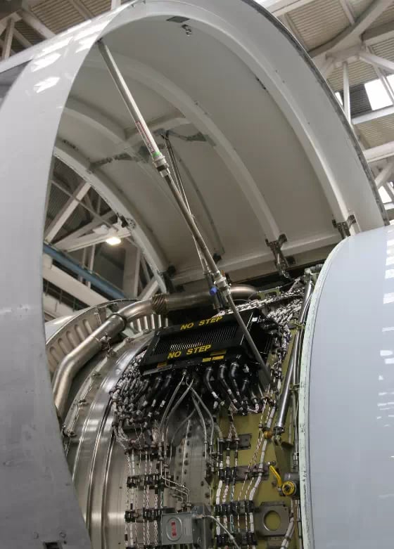 Fluorescent-penetrant-inspection-in-aerospace-industry