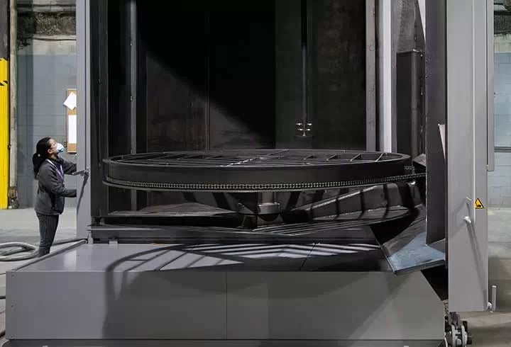 Cabinet-washer-for-wind-tubine-components