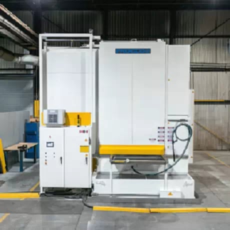 Aircraft parts washer for applications such as turbine blades washing, rotating engine components cleaning and landing gear washing