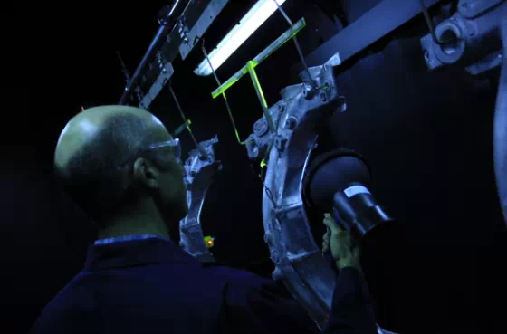 NDT-Fluorescent-penetrant-inspection-in-automotive-1