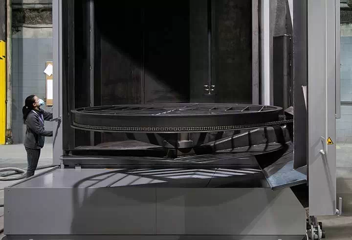 Cabinet-washer-for-wind-tubine-components