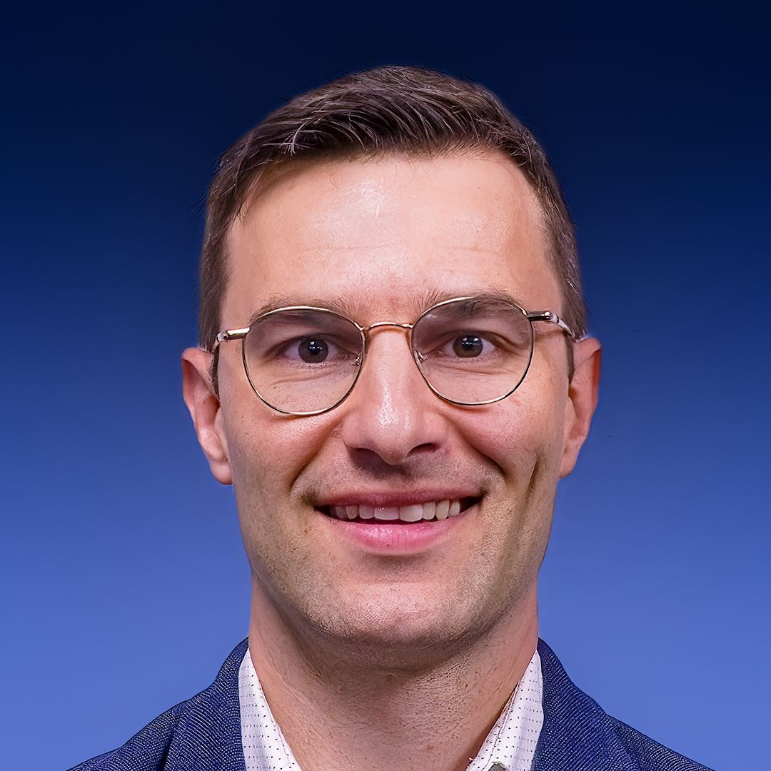 Remi - Headshot